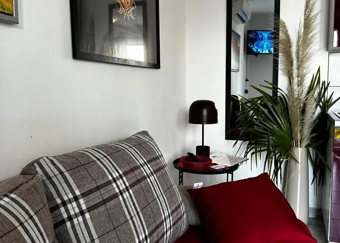 Perla - With Sea View Apartament *