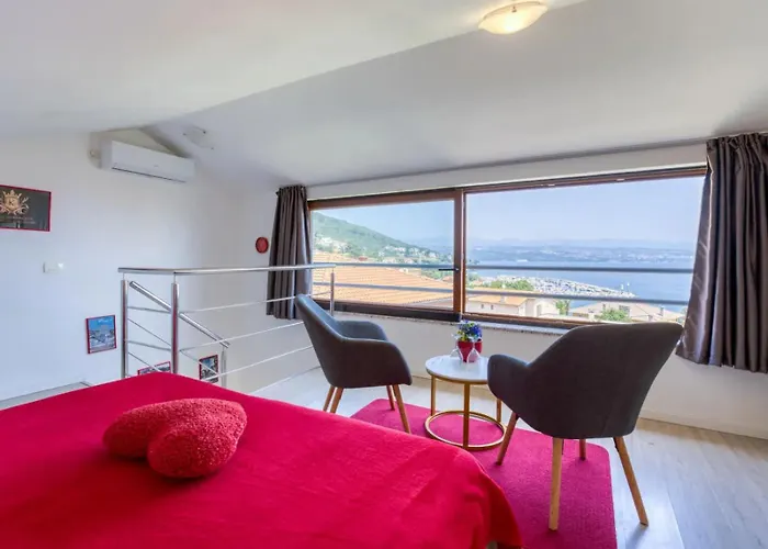 Perla - With Sea View Apartament