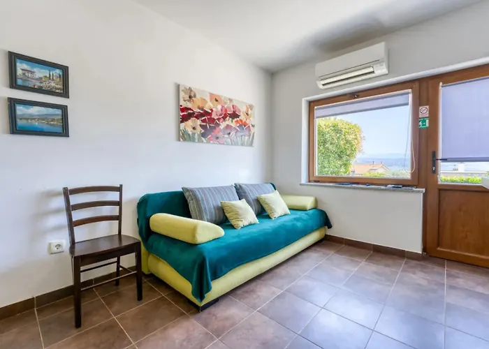 Perla - With Sea View Apartament