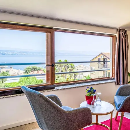 Perla - With Sea View *