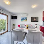 Perla - With Sea View 아파트