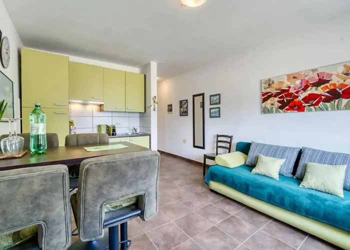 Perla - With Sea View Апартаменты